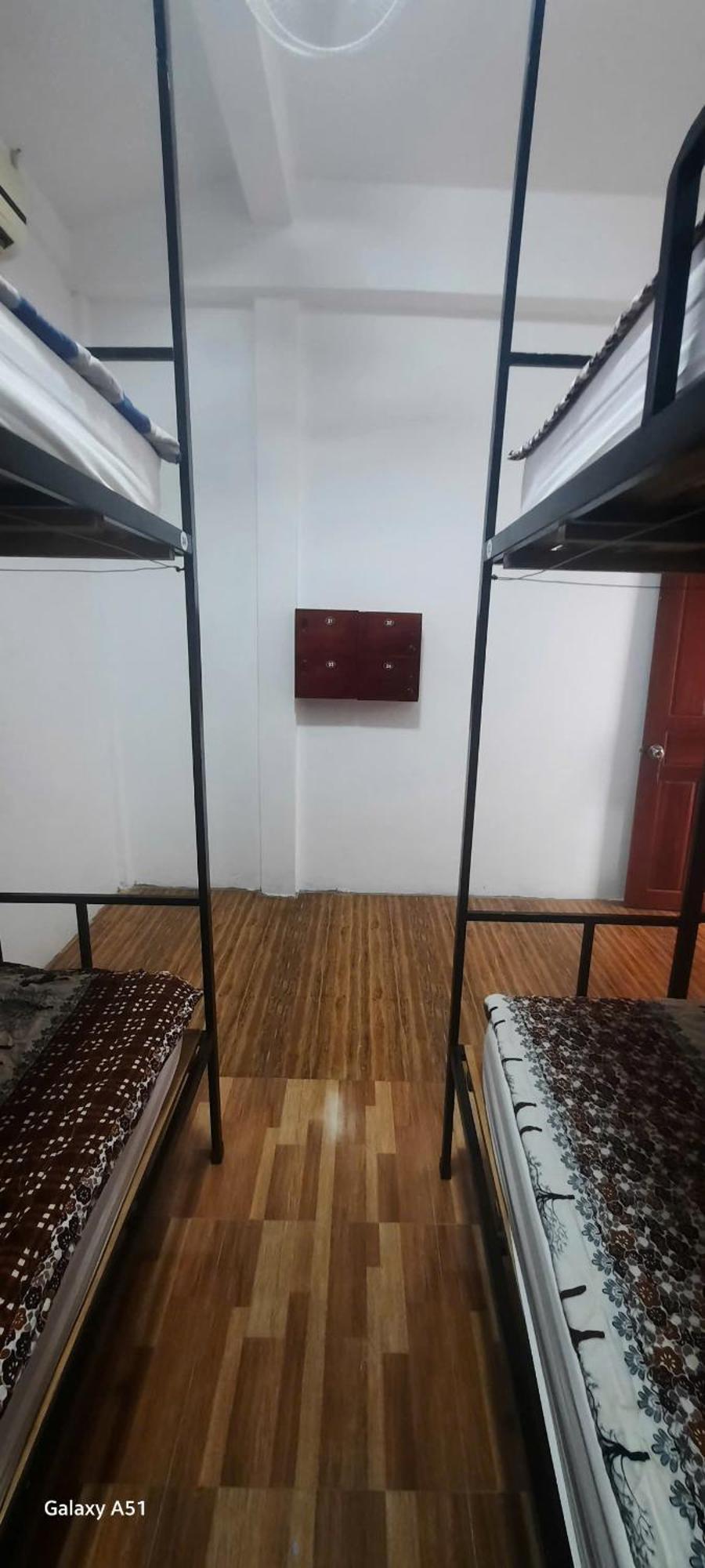 Aurora Backpackers Hostel Луанґпхабанґ Екстер'єр фото
