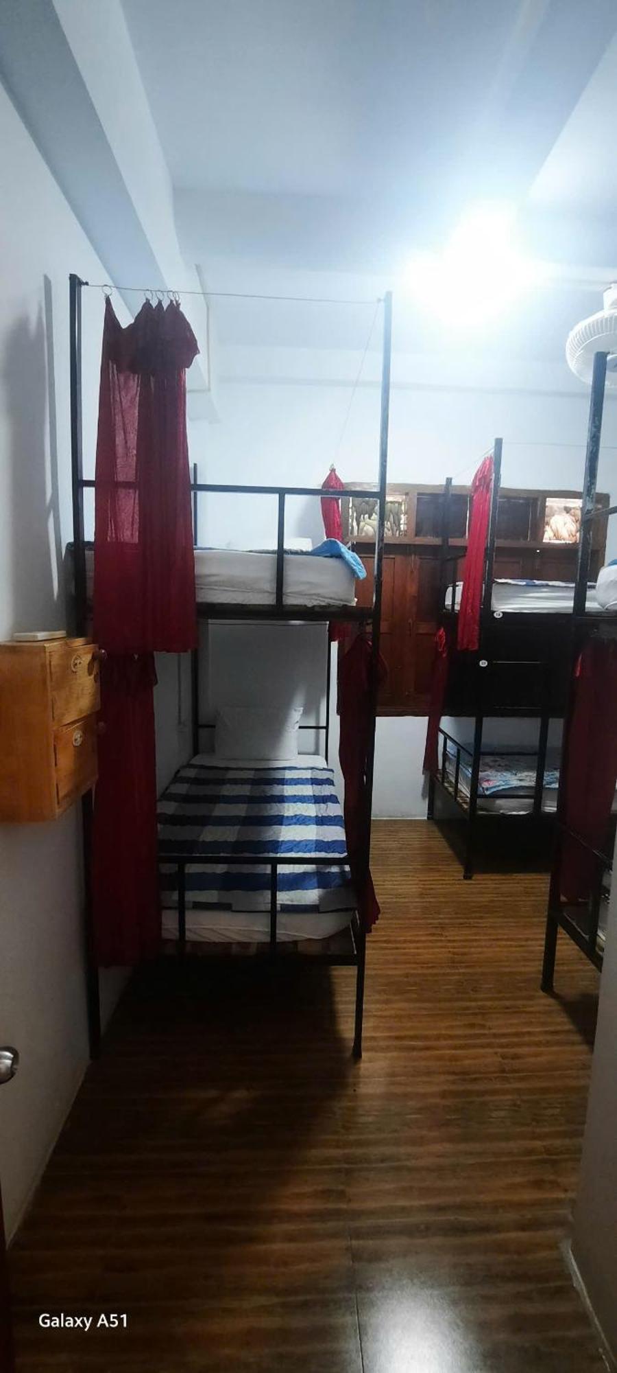Aurora Backpackers Hostel Луанґпхабанґ Екстер'єр фото