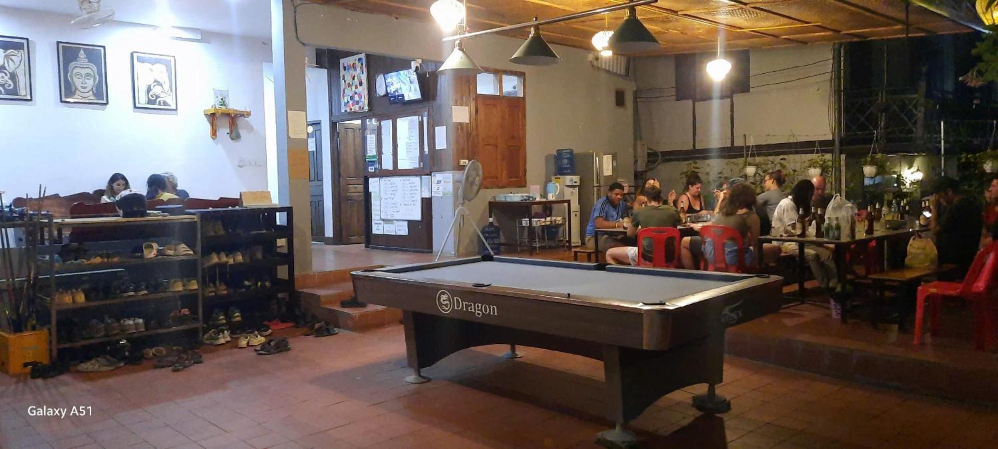 Aurora Backpackers Hostel Луанґпхабанґ Екстер'єр фото